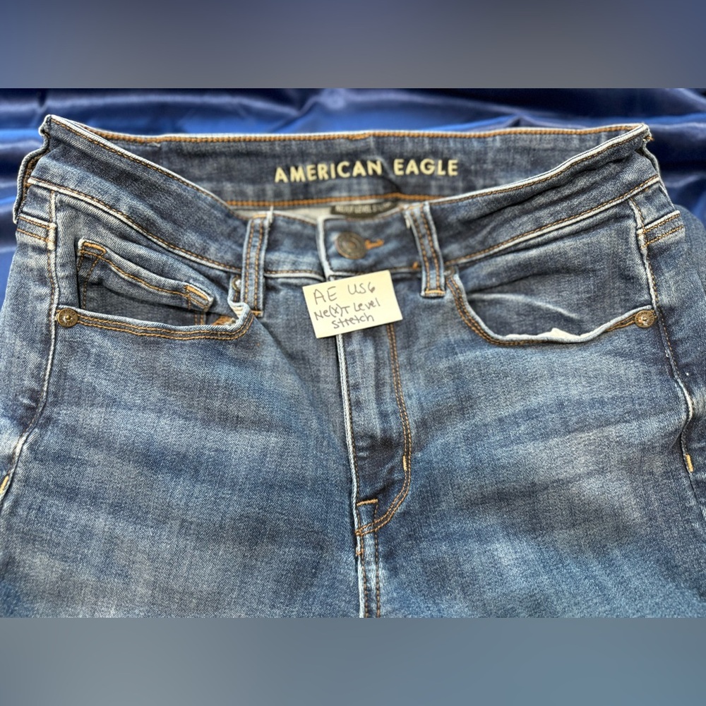 American Eagle next level stretch SZ 6